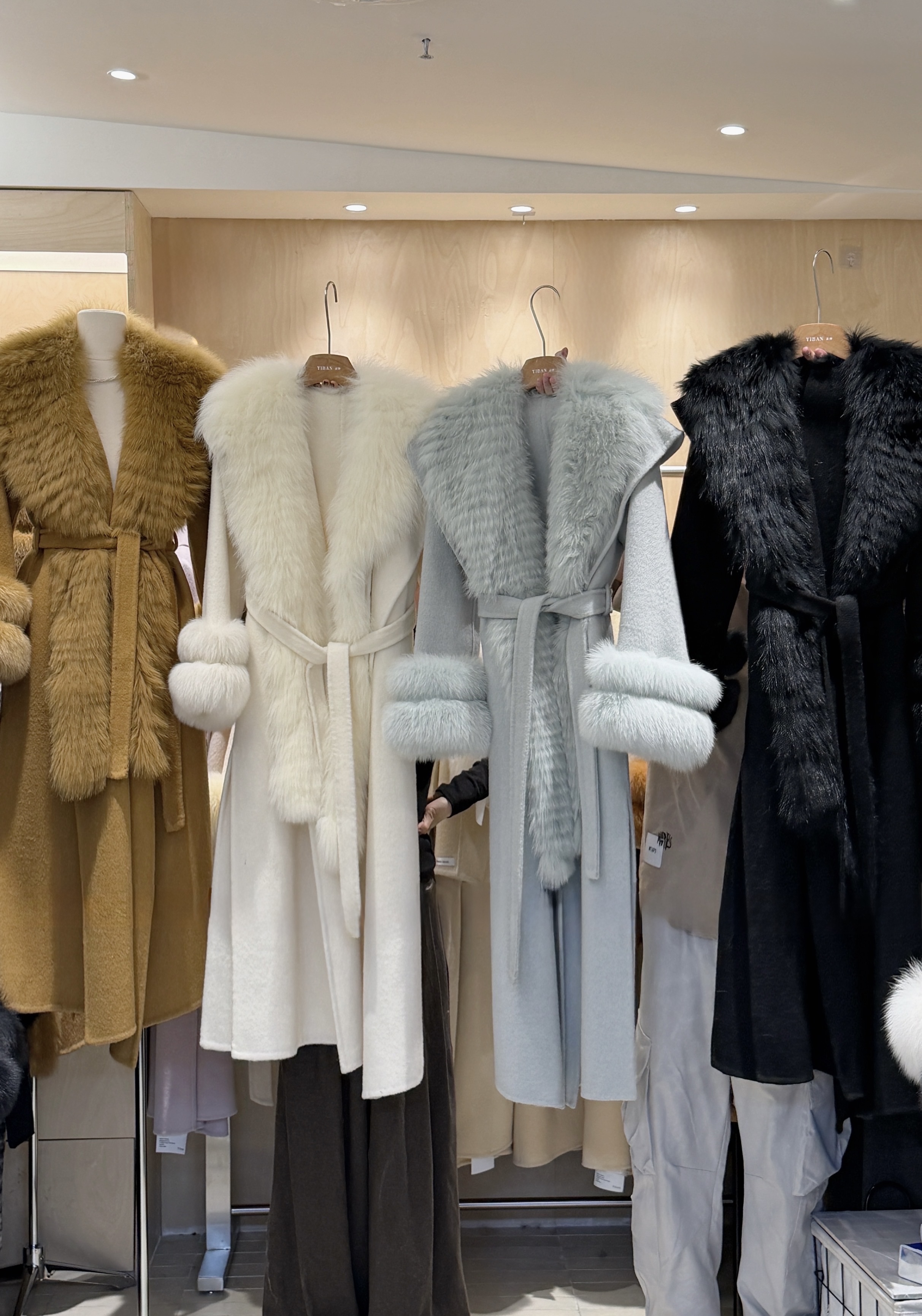 Áo Khoác Dạ 2026